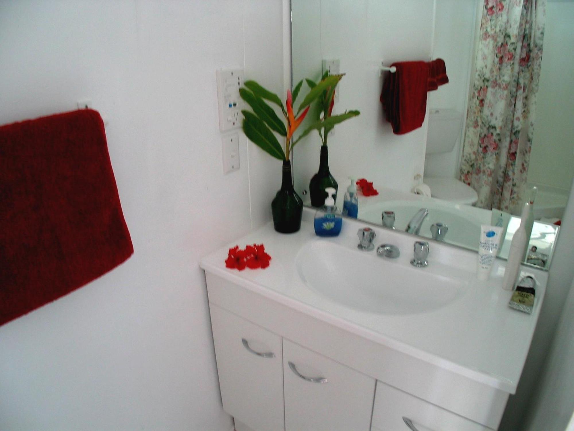 Sunhaven Beach Bungalows (Adults Only) ราโรทองกา ภายนอก รูปภาพ